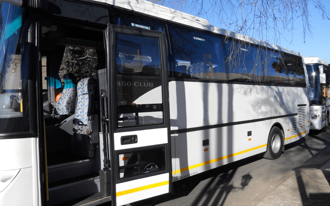 28 Seater Luxury Coach